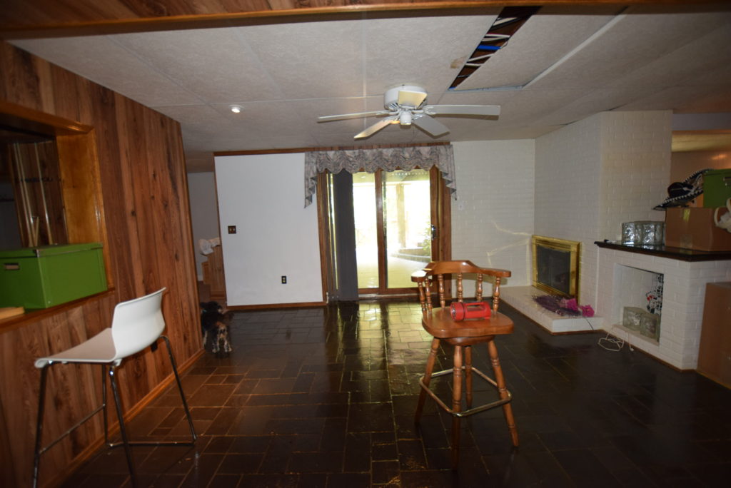 basement foyer